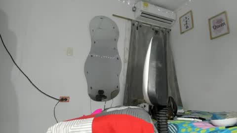 Snapshot of sweet_angelicaxxx chatting on July 4, 8:31 am sweet_angelicaxxx online show from July 4, 8:31 am