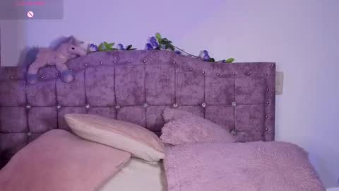 Snapshot of sweet_anllela chatting on November 15, 3:04 am Sthefany Lauren Independent Model online show from November 15, 3:04 am