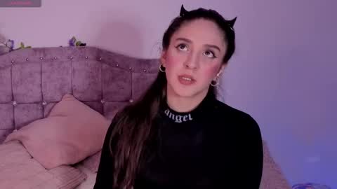 Snapshot of sweet_anllela chatting on November 28, 4:04 am Sthefany Lauren Independent Model online show from November 28, 4:04 am