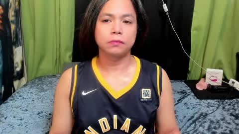 Snapshot of sweet_asiants_4u chatting on May 6, 12:52 am izza izzasweet online show from May 6, 12:52 am