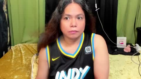 Snapshot of sweet_asiants_4u chatting on May 15, 11:23 pm izza izzasweet online show from May 15, 11:23 pm