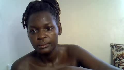 Snapshot of sweet_bela1 chatting on July 31, 10:14 am Queen online show from July 31, 10:14 am