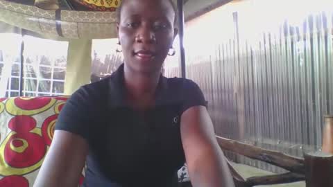Snapshot of sweet_blackberry93 chatting on September 13, 12:16 pm bella online show from September 13, 12:16 pm