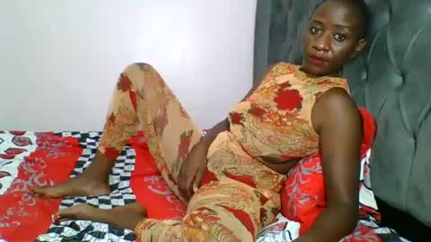 Snapshot of sweet_blackberry93 chatting on June 14, 5:20 am bella online show from June 14, 5:20 am