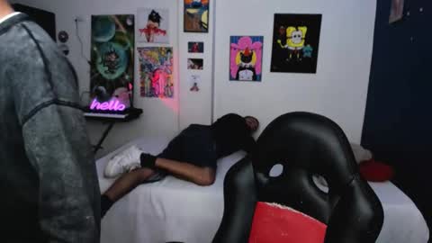 Snapshot of sweet_boys_xx chatting on October 13, 12:05 pm CristianBrayan PVT OPEN online show from October 13, 12:05 pm