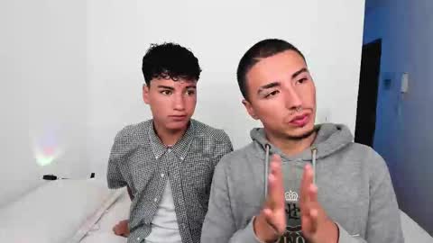 Snapshot of sweet_boys_xx chatting on October 24, 11:28 am CristianBrayan PVT OPEN online show from October 24, 11:28 am