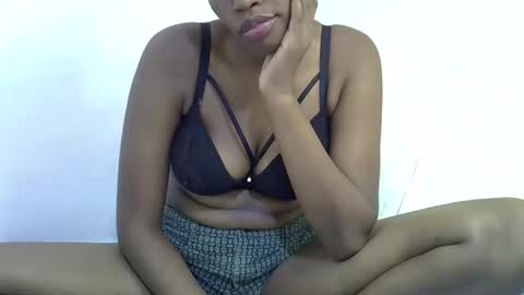 sweet_brown9 online show from September 18, 8:16 am