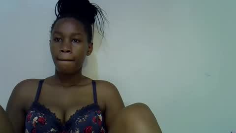sweet_brown9 online show from October 16, 8:04 am