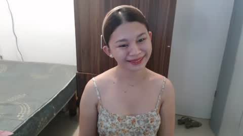 Snapshot of sweet_cassyxx chatting on May 6, 2:08 am sweet_cassyxx online show from May 6, 2:08 am