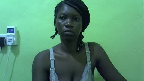 Snapshot of sweet_cherie1 chatting on May 18, 5:35 am sweet_cherie1 online show from May 18, 5:35 am