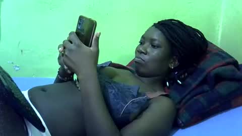 Snapshot of sweet_cherie1 chatting on May 23, 9:13 am sweet_cherie1 online show from May 23, 9:13 am
