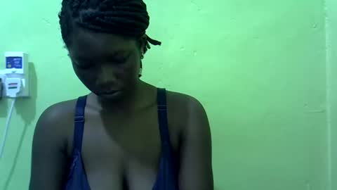 Snapshot of sweet_cherie1 chatting on May 26, 6:42 am sweet_cherie1 online show from May 26, 6:42 am