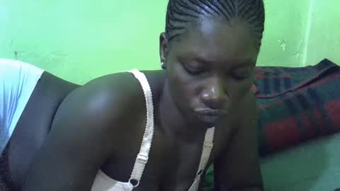 Snapshot of sweet_cherie1 chatting on June 1, 7:26 pm sweet_cherie1 online show from June 1, 7:26 pm