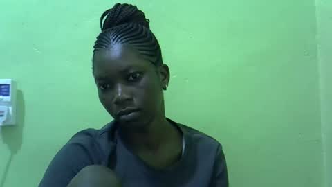 Snapshot of sweet_cherie1 chatting on June 3, 5:32 am sweet_cherie1 online show from June 3, 5:32 am