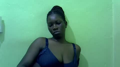 Snapshot of sweet_cherie1 chatting on June 12, 6:23 am sweet_cherie1 online show from June 12, 6:23 am