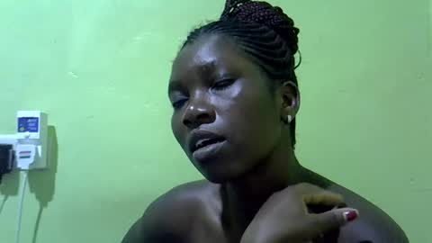 Snapshot of sweet_cherie1 chatting on June 14, 5:48 pm sweet_cherie1 online show from June 14, 5:48 pm