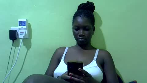 Snapshot of sweet_cherie1 chatting on June 16, 6:10 pm sweet_cherie1 online show from June 16, 6:10 pm