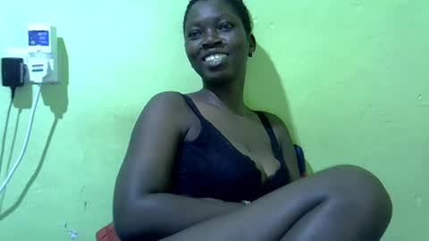 Snapshot of sweet_cherie1 chatting on June 18, 4:13 am sweet_cherie1 online show from June 18, 4:13 am