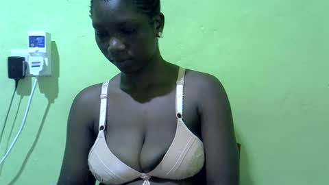 Snapshot of sweet_cherie1 chatting on June 19, 7:17 pm sweet_cherie1 online show from June 19, 7:17 pm