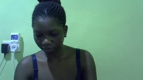 Snapshot of sweet_cherie1 chatting on June 23, 7:17 am sweet_cherie1 online show from June 23, 7:17 am