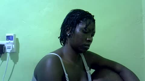 Snapshot of sweet_cherie1 chatting on July 11, 6:43 pm sweet_cherie1 online show from July 11, 6:43 pm