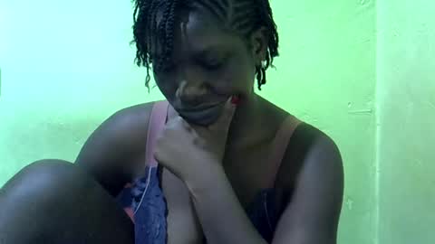 Snapshot of sweet_cherie1 chatting on July 13, 7:27 pm sweet_cherie1 online show from July 13, 7:27 pm