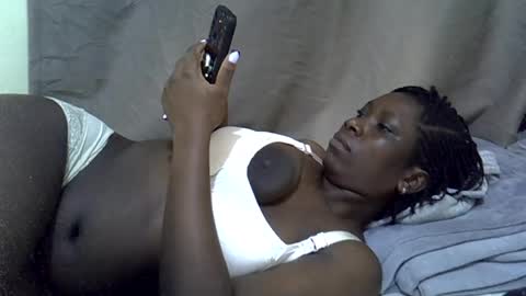 Snapshot of sweet_cherie1 chatting on July 25, 7:28 am sweet_cherie1 online show from July 25, 7:28 am
