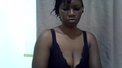 Snapshot of sweet_cherie1 chatting on July 26, 4:31 am sweet_cherie1 online show from July 26, 4:31 am