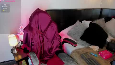 Snapshot of sweet_cherry__1 chatting on July 25, 5:49 am sweet cherry online show from July 25, 5:49 am