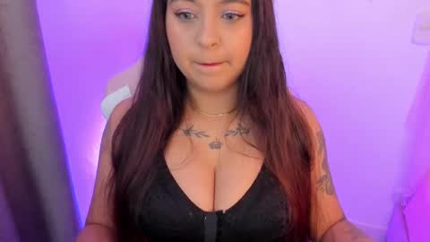 Snapshot of sweet_chloe6 chatting on December 23, 8:47 pm Chloe online show from December 23, 8:47 pm