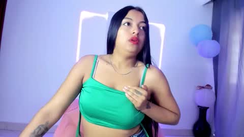 Canela online show from October 13, 2:17 pm