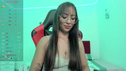 sweet_coral_ online show from July 22, 4:48 am