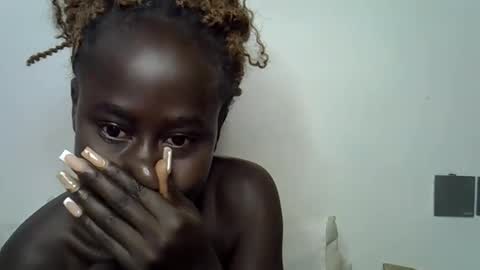 sweet_diva19 online show from November 26, 10:33 pm