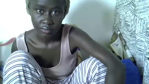 Snapshot of sweet_diva19 chatting on May 10, 7:19 pm sweet_diva19 online show from May 10, 7:19 pm