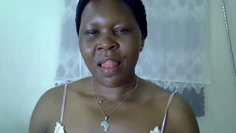 Snapshot of sweet_dori33 chatting on May 4, 11:23 pm sweet_dori33 online show from May 4, 11:23 pm