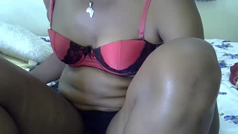 Snapshot of sweet_dori33 chatting on May 10, 7:19 pm sweet_dori33 online show from May 10, 7:19 pm