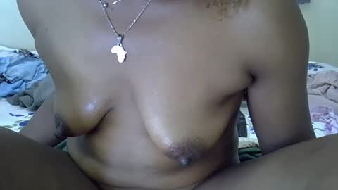 Snapshot of sweet_dori33 chatting on June 5, 11:21 pm sweet_dori33 online show from June 5, 11:21 pm