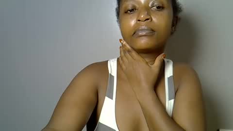 Snapshot of sweet_ebony001 chatting on March 26, 12:17 am sweet_ebony001 online show from March 26, 12:17 am