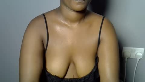 Snapshot of sweet_ebony001 chatting on March 26, 12:22 pm sweet_ebony001 online show from March 26, 12:22 pm