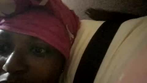 Snapshot of sweet_ebony001 chatting on April 4, 1:04 am sweet_ebony001 online show from April 4, 1:04 am