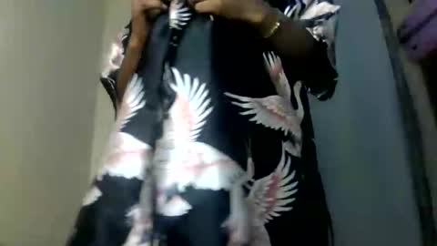 Snapshot of sweet_ebony001 chatting on April 26, 6:49 pm sweet_ebony001 online show from April 26, 6:49 pm