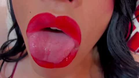 Snapshot of sweet_eliizabeth chatting on May 4, 12:45 pm sweet_eliizabeth online show from May 4, 12:45 pm