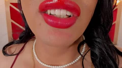 Snapshot of sweet_eliizabeth chatting on June 3, 2:33 pm sweet_eliizabeth online show from June 3, 2:33 pm
