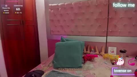  emmili  online show from December 4, 12:03 pm