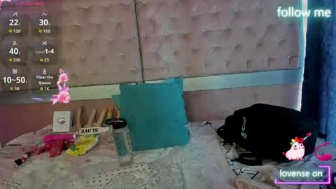 Snapshot of sweet_emmili chatting on May 12, 12:35 pm emmili online show from May 12, 12:35 pm