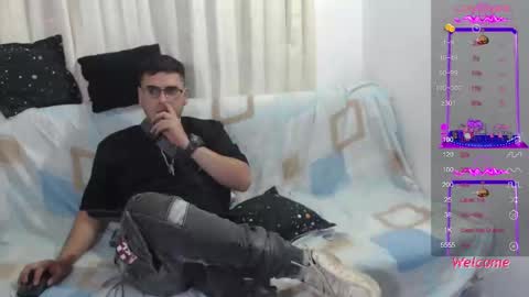 Snapshot of sweet_fantasy_couple chatting on January 18, 12:24 am sweet_fantasy_couple online show from January 18, 12:24 am