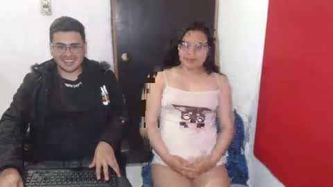 Snapshot of sweet_fantasy_couple chatting on February 1, 1:02 am sweet_fantasy_couple online show from February 1, 1:02 am