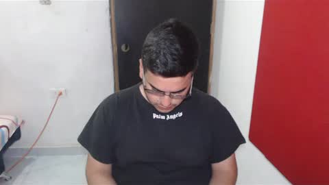 Snapshot of sweet_fantasy_couple chatting on February 2, 12:09 am sweet_fantasy_couple online show from February 2, 12:09 am