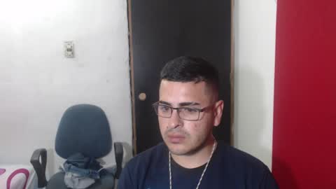 Snapshot of sweet_fantasy_couple chatting on February 20, 12:41 am sweet_fantasy_couple online show from February 20, 12:41 am