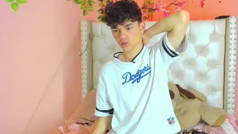 Felipe independent model online show from June 15, 5:53 am